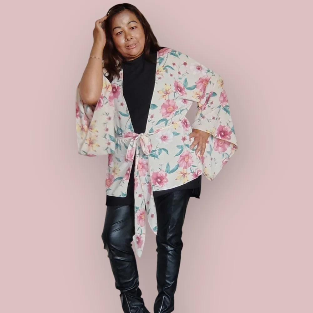 REVAMPED Women's Medium Floral Open-Front Kimono Cardigan - Picture 3 of 16